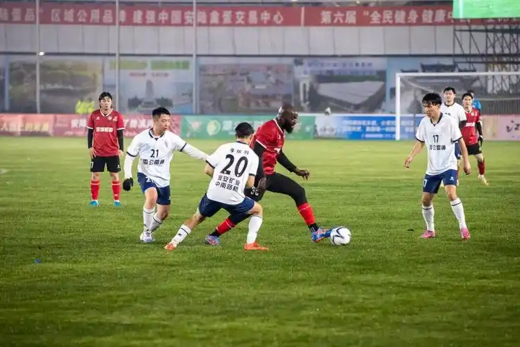 日本J联赛：浦和红钻 VS 鹿岛鹿角